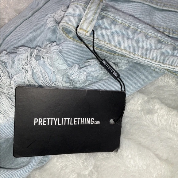 Pretty Little Thing Women’s Size 8 Wide Leg  Destroyed High Waist Jeans NWT - Picture 4 of 13